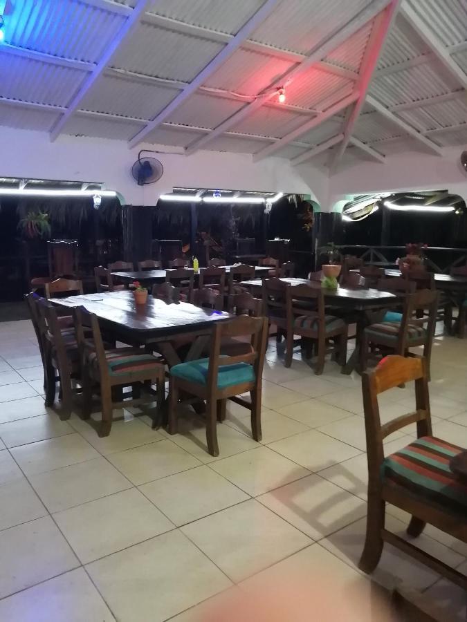 La Famosa Costillas A La Lena Jarabacoa Eksteriør bilde