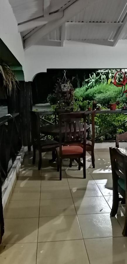 La Famosa Costillas A La Lena Jarabacoa Eksteriør bilde